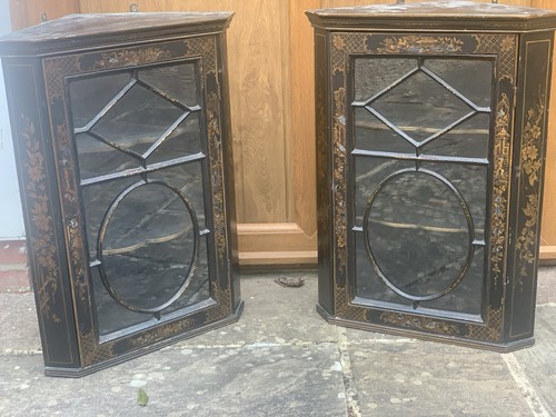 Near pair small - pair, of
